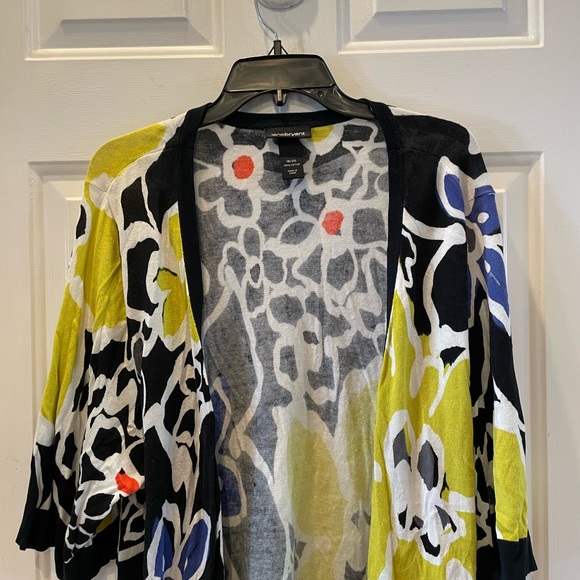 Lane Bryant Shortsleeve Floral Lightweight Cardigan Size 18/20. - Picture 2 of 3